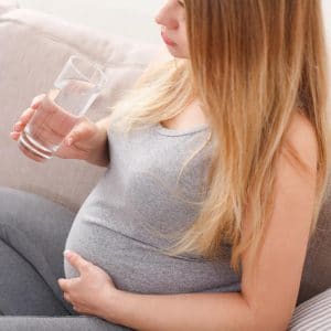 Hamilelikte Maden Suyu (Soda) İçilir Mi? Yarar ve Zararı Neler?